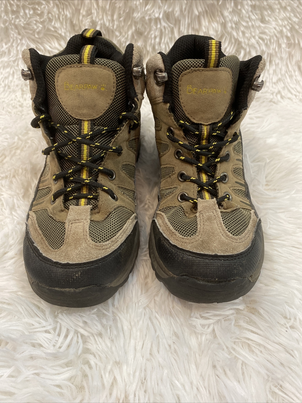 Bearpaw Hiking Boots youth size 1 Brown-image
