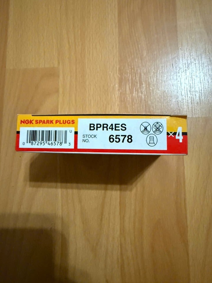 NGK BPR4ES Spark Plug 2 Confezione Per Kawasaki, Italia