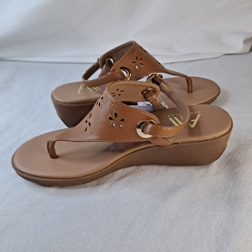 Aerosoles Women's 7.5 Sandals Thong Faux Leather Tan Wedge Perforated - Picture 8 of 13