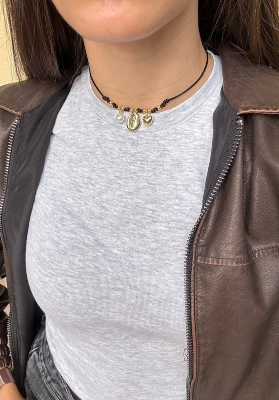 Collana choker nero ciondoli conchiglia perla cuore dorato donna ragazza - Immagine 2 di 4