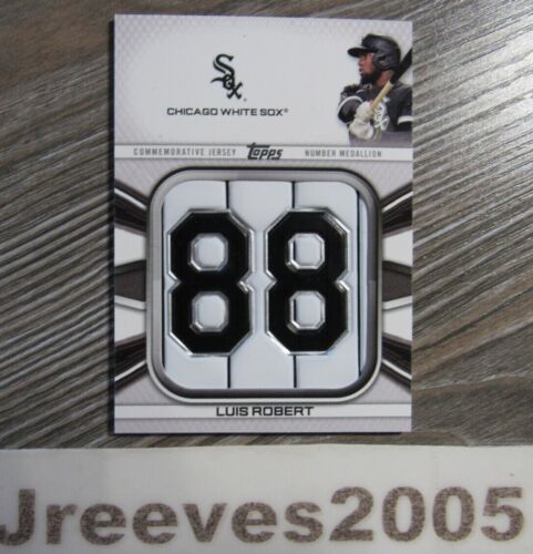 Topps 2022 Series 1 Luis Robert - Commemorative Jersey Medallion Card #JNM-LR