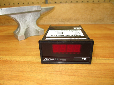 Omega DP2000-R2 *POWERS UP-USED* Digital Panel Thermometer Readout Temperature