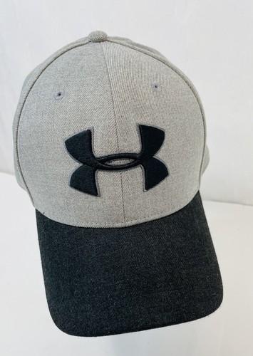 Under Armour Gray/Black Fitted Hat Size 
