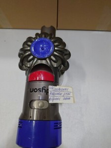 Dyson V7 Staubsauger - Gebraucht, Schwacher Akku, Keine Zubehörteile