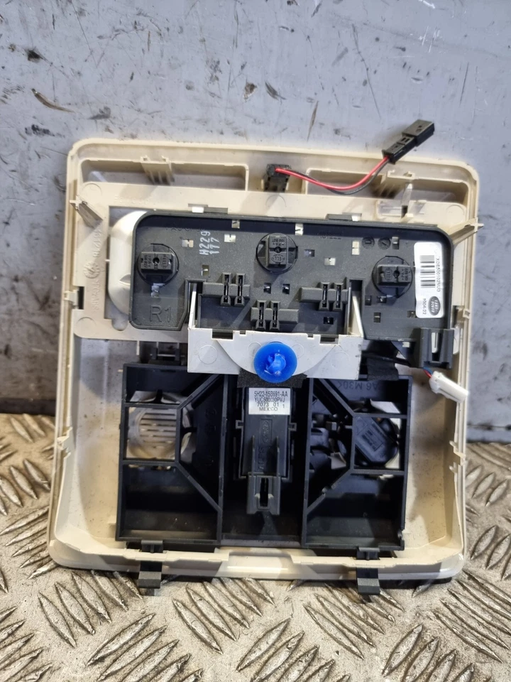 LAND ROVER RANGE ROVER LUZ DE TECHO INTERIOR DEPORTIVA XDE500102NUG 2007 Foto 4 de 4