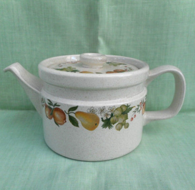 Vintage Wedgwood Quitte Steinzeug Teekanne - 2 Pints (1,1 L) - drei Früchte