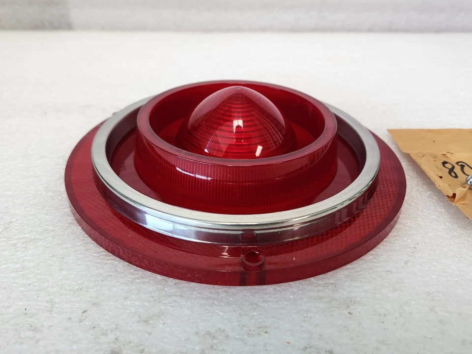 NUEVO NOS-NORS 1962 Ford Galaxie luz trasera lente R o L HECHO EN EE. UU. Foto 3 de 4
