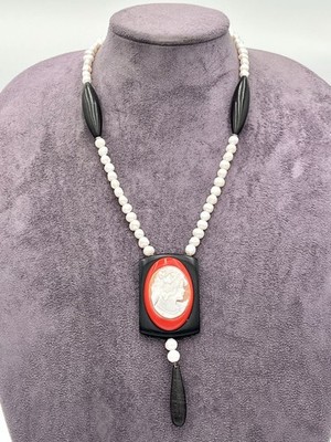 Sardonic Cameo Pendant Sardonic Freshwater Pearl Necklace 35mm »