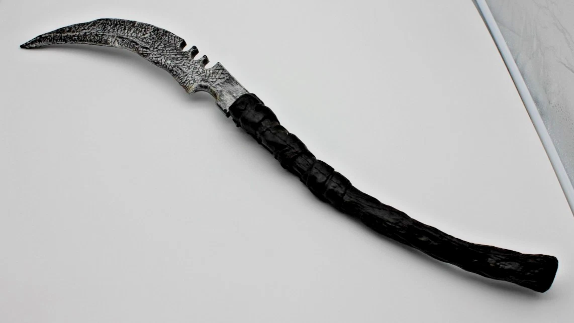 Guadaña Curvada De Halloween Sense – Hoz De 123 Cm Para Disfraz De Grim Reaper (Desmontable Y Fácil De Montar)