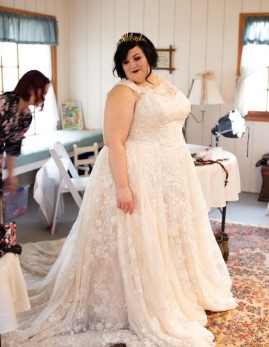 22w ivory champagne ball gown pockets 