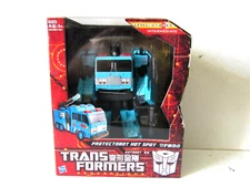 Transformers Generations Voyager Class Protectobot Hot Spot Action Figure NIB