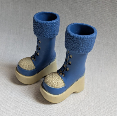 MGA Entertainment Bratz Wintertime Wonderland Dana  Schuhe Blau Zubehör