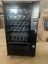 AP 113 REFURBISHED SNACK VENDING MACHINE AUTOMATIC PRODUCTS w/CREDIT CARD READER