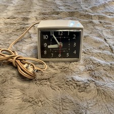 Vintage General Electric Table Alarm Clock Cream Model 7261-1 Made in USA Works!