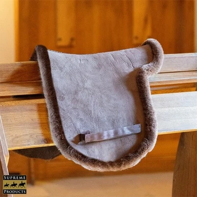 Supreme Products Sheepskin Numnah 100% Merino Wool Straight-Cut Showing Saddles - Bild 1 von 4