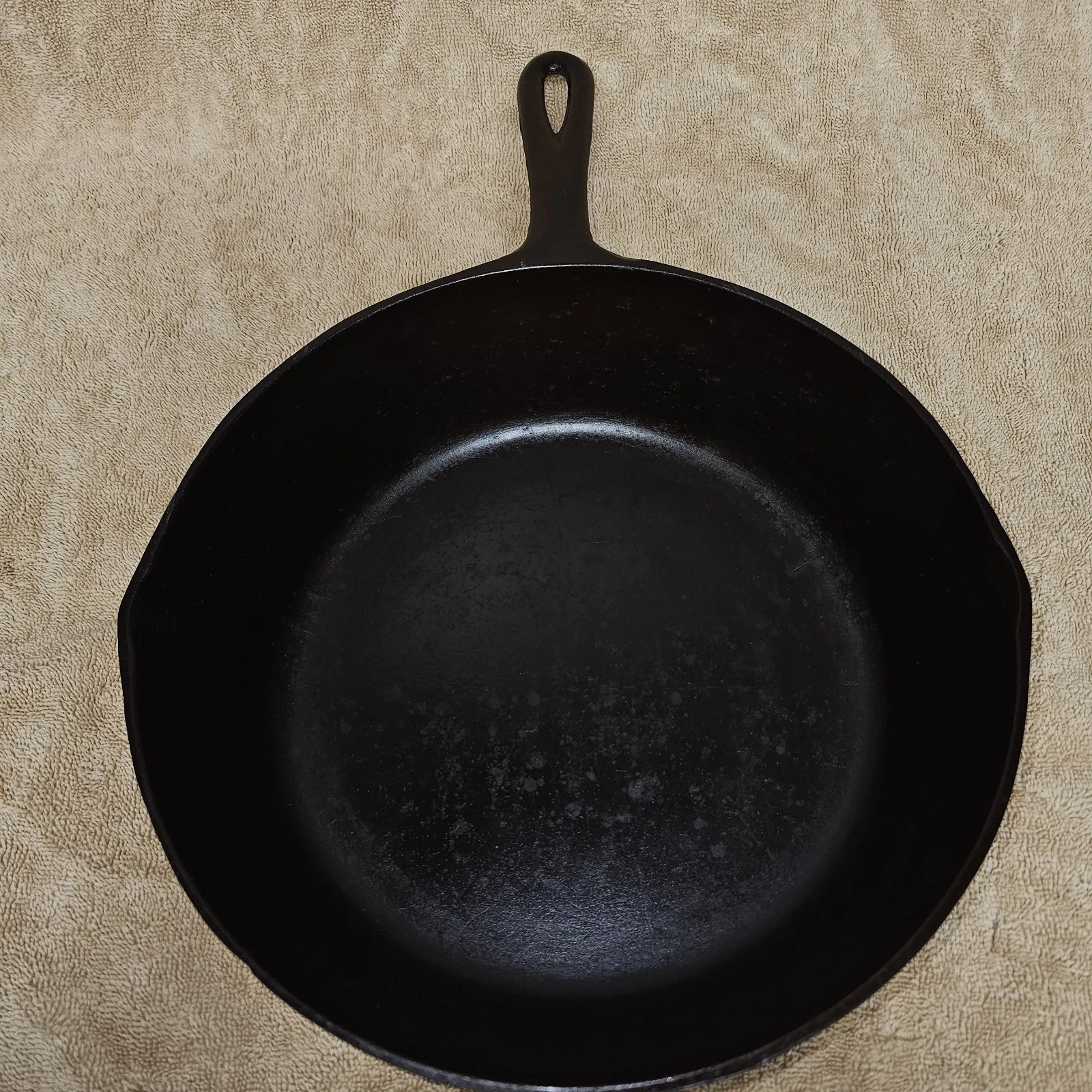 Wagner 8X Deep Skillet | Vintage Cast Iron | Restored & Seasoned | Size 8 Pan