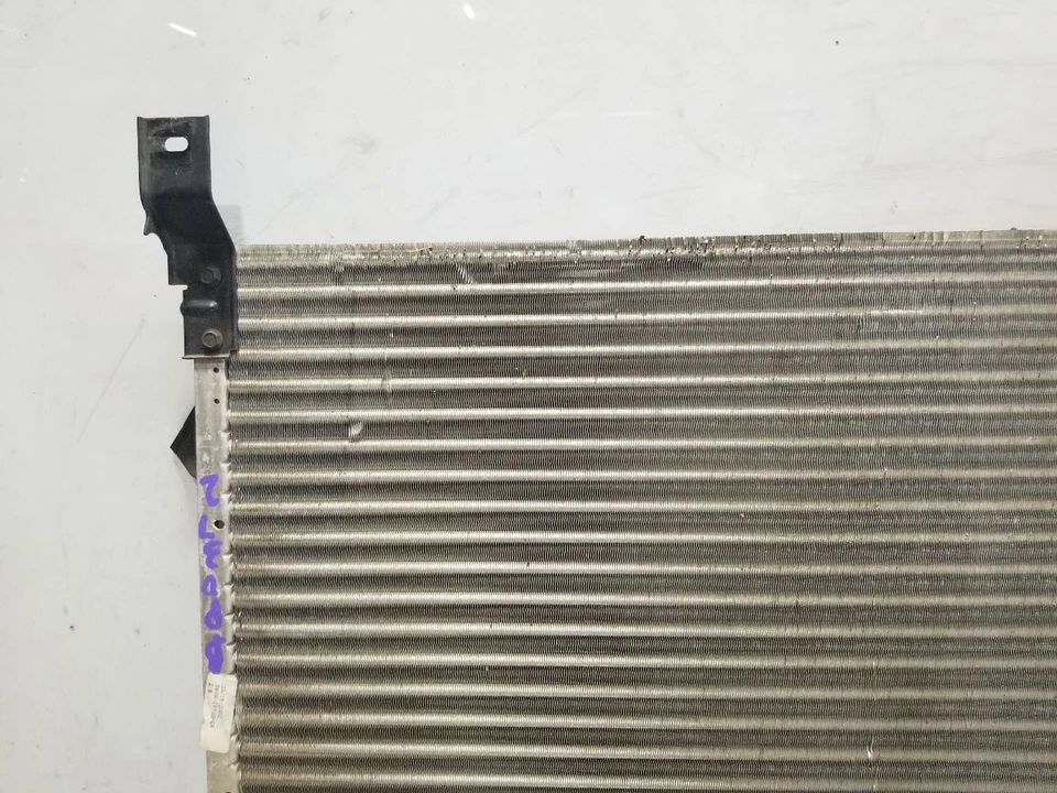 Lincoln Town Car Car Car Cartier 2003 condensador de aire acondicionado de 4,6 L  Foto 4 de 4