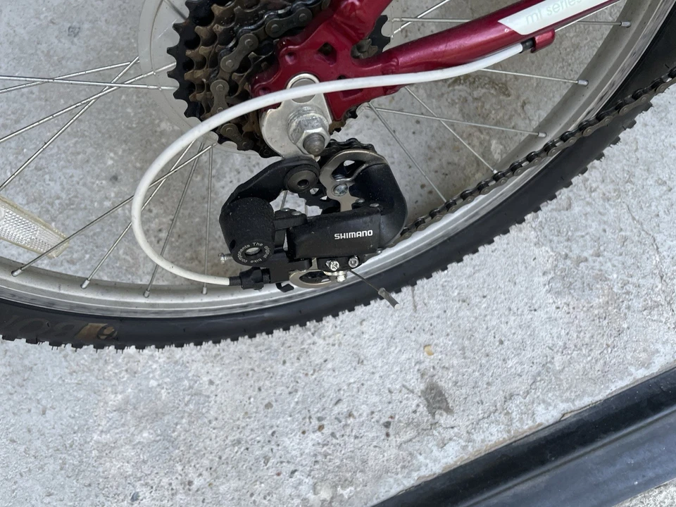 ¡Bicicleta de montaña Trek MT220 2019 para jóvenes! "Marco de aluminio de 12"" - ¡Suspensión delantera! Como nuevo" Foto 4 de 4