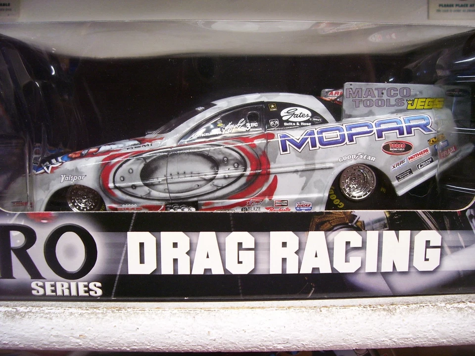 2006 1/24 GARY SCELZI MOPAR NHRA FUNNY CAR RACING CHAMPIONS PRO SERIES - Imagem 2 de 4