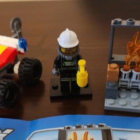 LEGO City Fire ATV 60105 Complete Set Firefighter Minifigure Vehicle with manual