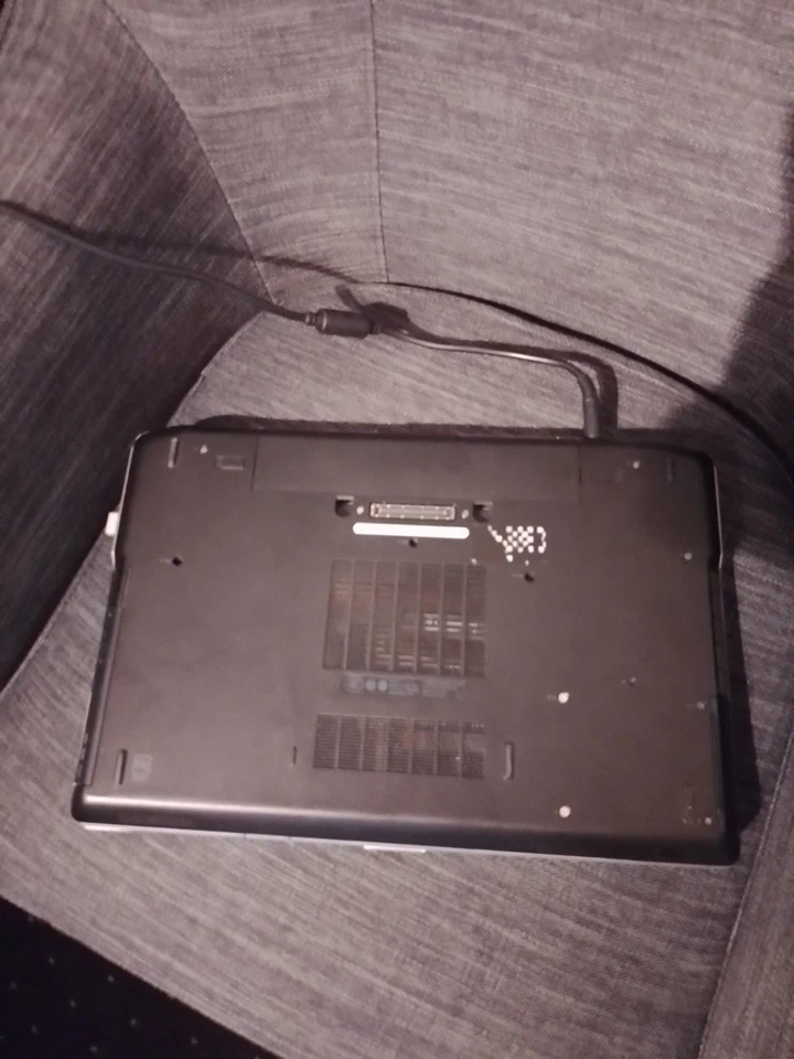 Dell Latitude E6520 · i7-2620M · 16GB · 477GB, Foto 3 von 5