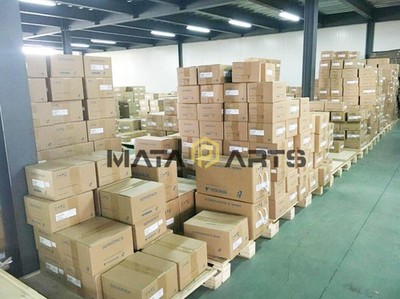 NEW ONE YASKAWA SERVO MOTOR SGMSV-10DDA6F