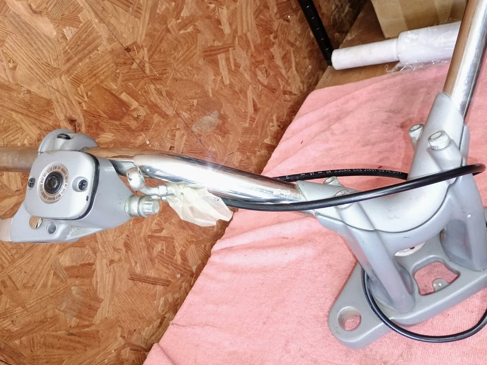 🏍Manillar y elevador basculante Softail 2009-2011 OEM Harley-Davidson 56024-08🏍 Foto 3 de 4