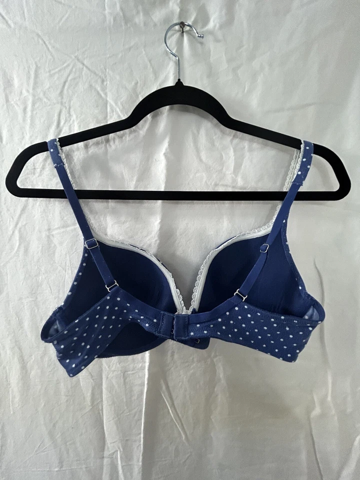 Sujetador push up Victorias Secret azul marino blanco lunares ribete de encaje 34C Foto 2 de 4