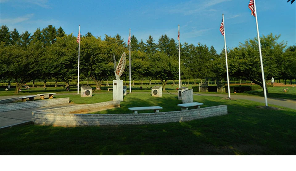 2 parcelas funerarias Resthaven Memorial Gardens cementerio Frederick MD Christus Sect 2 Foto 3 de 4