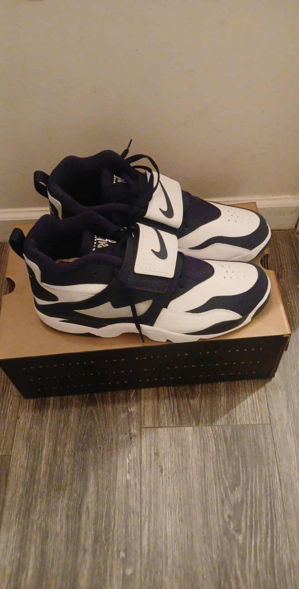 Navy Blue/White Diamond Turfs(Brand New) — product photo 3 of 7