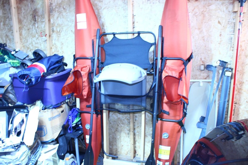 single man pontoon boat with oars, electric pump and battery