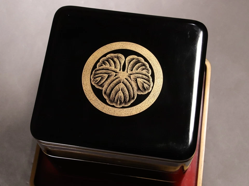 Fiambreras antiguas japonesas de laca de 3 niveles Ceremonial Bento Samurai Clan Foto 4 de 4