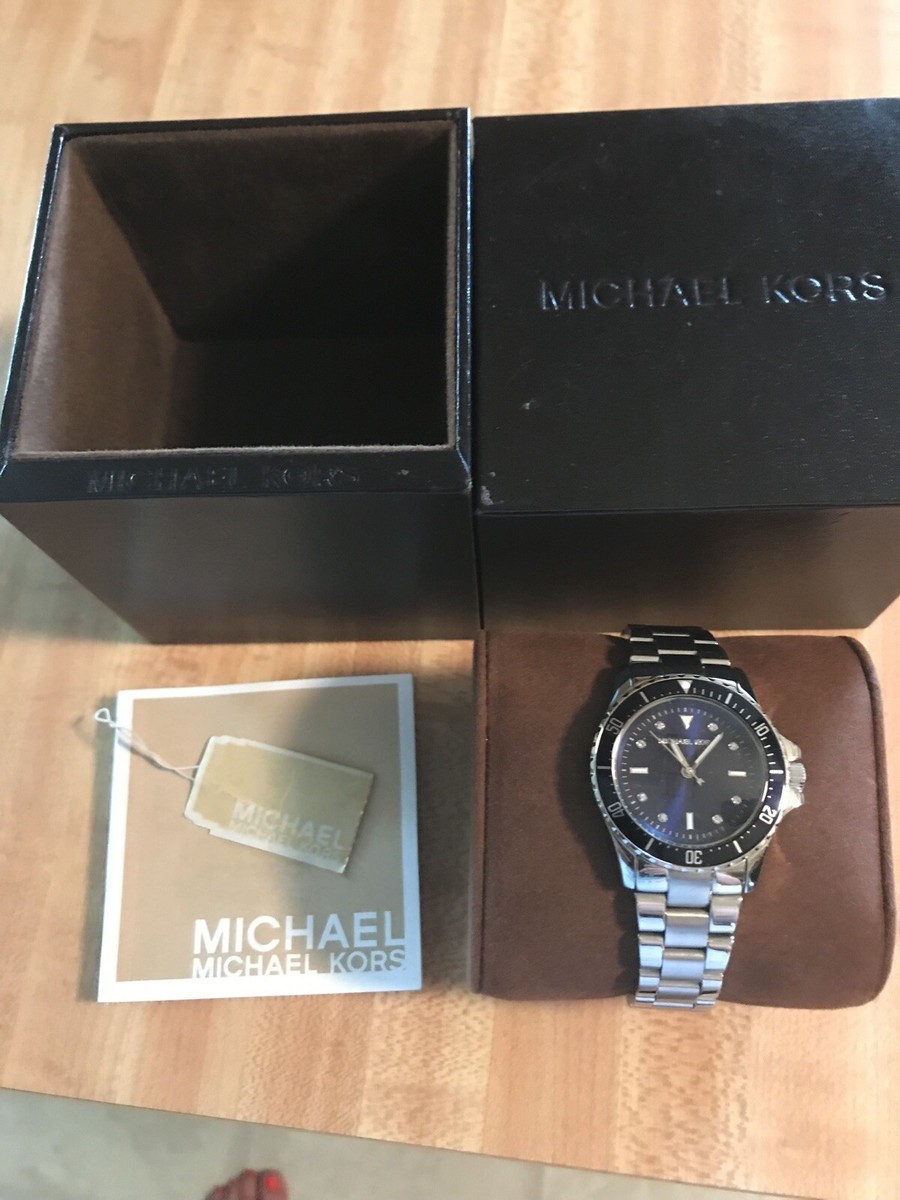 FREE Shipping! Michael Kors Brand New Women display picture 1