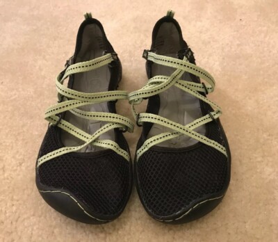 j41 water shoes
