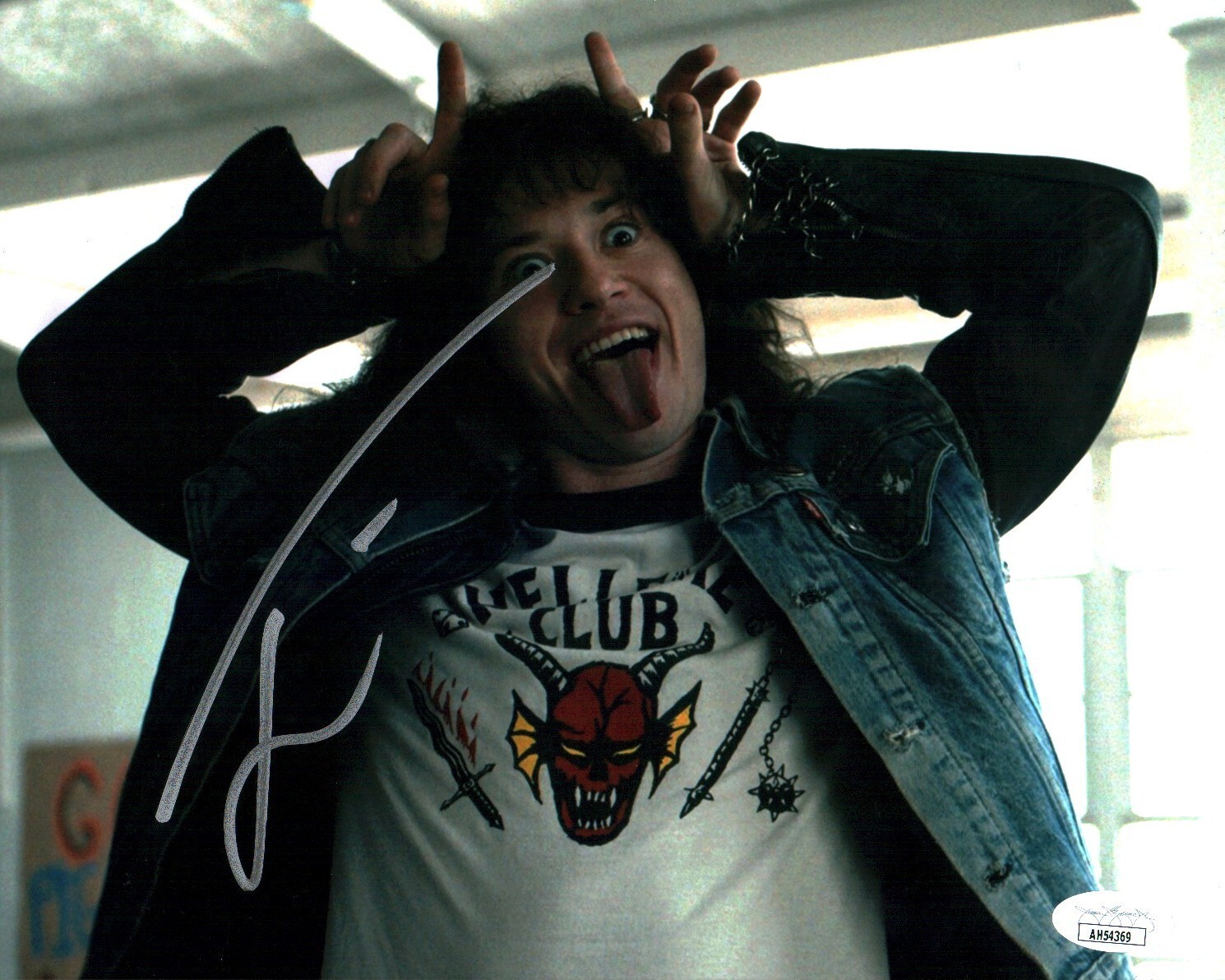 Joseph Quinn Autographed Signed Stranger Things 8x10 Photo JSA Certified 