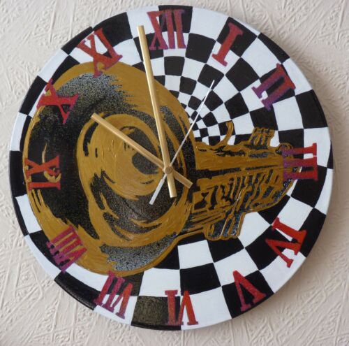 Two Tone trumpet record wall clock,..Tango..Waltz..swinging sixties..rock n roll - Picture 3 of 3