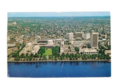 Postkarte   Luftaufnahme des Massachusetts Institute Of Technology, Cambridge, USA