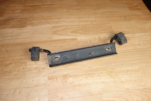 Auspuff Katalysator Halter Haltebügel Volvo V70 III S80 II XC70 II XC60 30730648