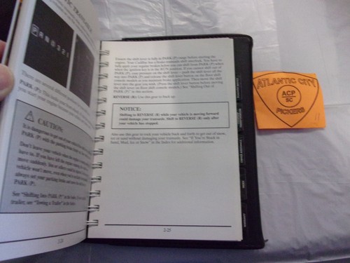 1995 CADILLAC SEVILLE OWNERS MANUAL WITH CASE - Picture 3 of 3