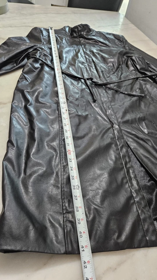 Gabardina para mujer Etam de cuero sintético, Reino Unido 24, chaqueta negra con cinturón manga larga Foto 3 de 4