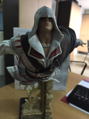 ASSASSIN'S CREED II LEAP OF FAITH EZIO FIGURE | eBay