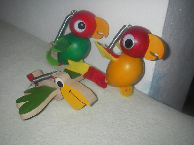 Schwing-Figuren Vögel, Papagei und Pelikan als Hüpfer-Figuren aus Holz