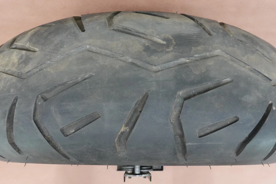 Llanta trasera Kawasaki Vulcan 900 VN900 VN900C 2007-2013 180/70-15 Foto 2 de 4