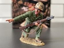 King & Country 1:30 USMC034 US Marine Corp Sands of Iwo Stryker - Perfect