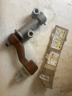 Genuine OEM GM Steering Idler Arm-Linkage Idler Arm ACDelco 19178433 MISSING NUT