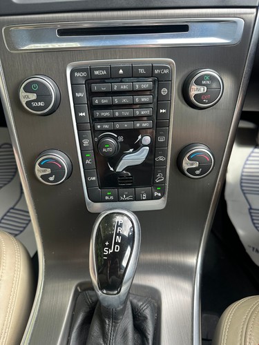 **BIG SPEC** 2014MY VOLVO XC60 D5 SE LUX NAV AWD AUTO **FSH**CAMBELT DONE** - Picture 12 of 20
