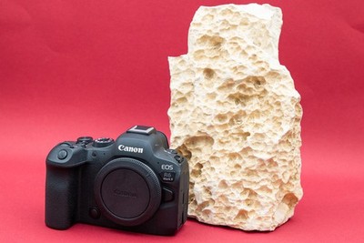 Canon EOS R6 Mark II Body + Zubehörpaket mit 3 Canon Akkus