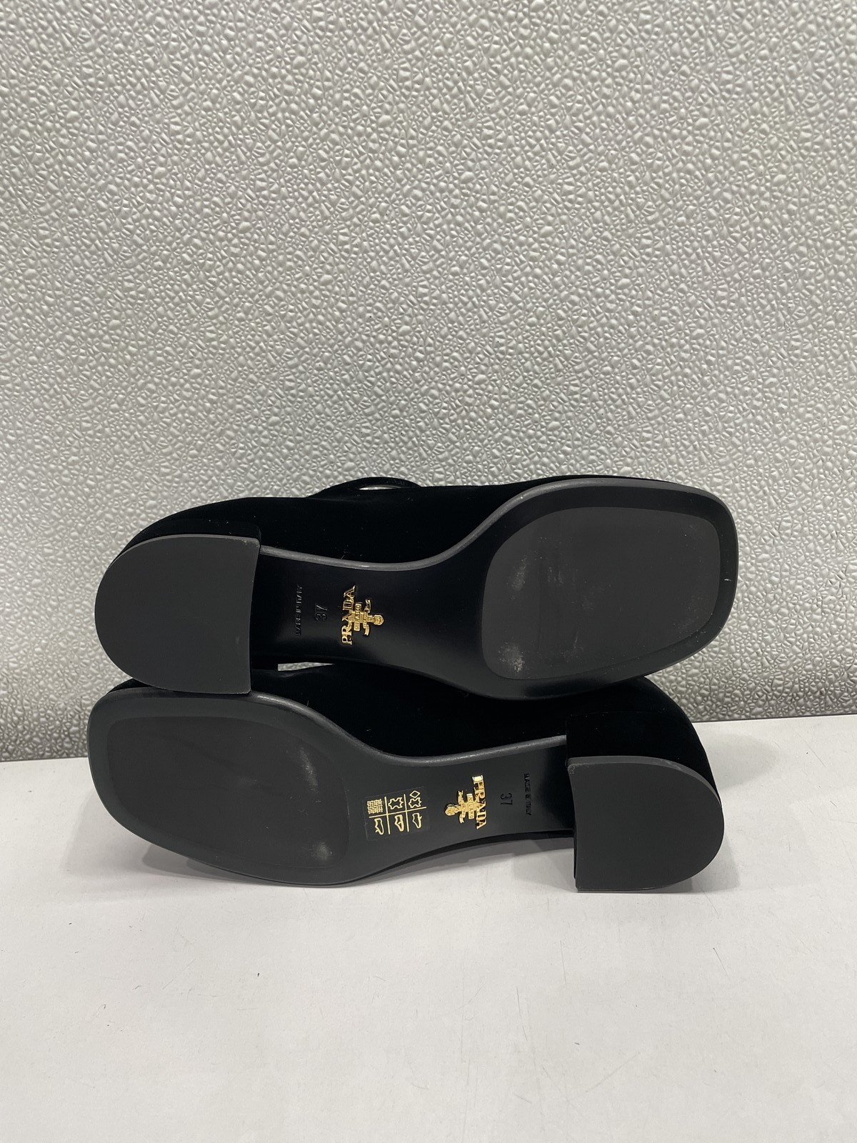 Prada Velvet Mary Jane Pumps Women's US 7, Black *Preowned* thumbnail 11