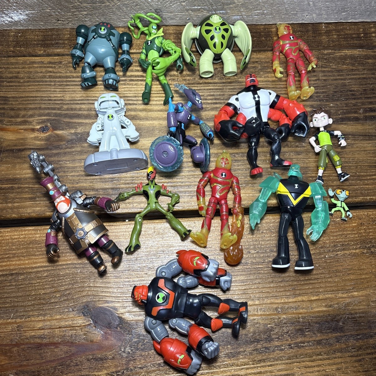 Ben 10 Action Figure Lot Of 14 Figures Some Accessories Cartoon