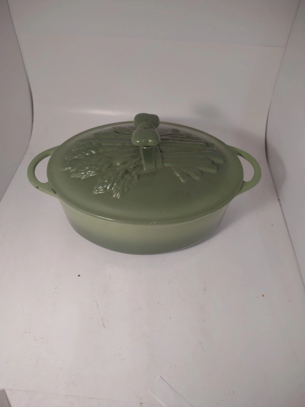 TECHNIQUE Large Enameled Cast Iron Oval Dutch Oven Green with Asparagus Design
